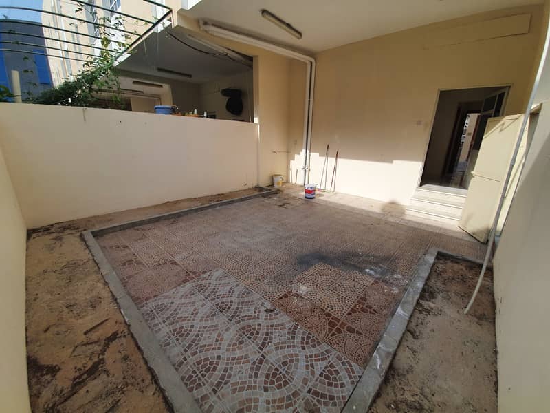 **GRAB THE DEAL**WELL MAINTAINED LARGE 2BR-MAID-LARGE PVT BACKYARD VILLA FOR JUST