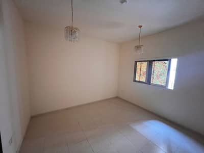 Hot offer Spacious 1 bedroom with closed hall  rent 16k 4to6cheque payment in al qulayaa area sharjah.