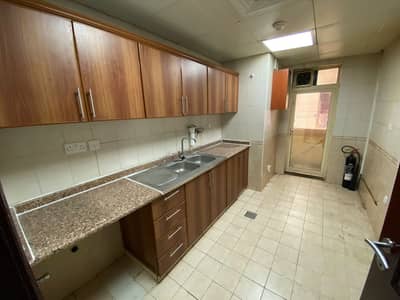SPECIOUS 2BHK WITH BALCONY IN BUILDING  AT MUSSAFAH SHABIYA 10 42k