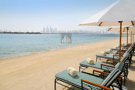Building for Sale in Palm Jumeirah, Dubai - Direct Access to Beach 5 Star Hotel with 390 Rooms