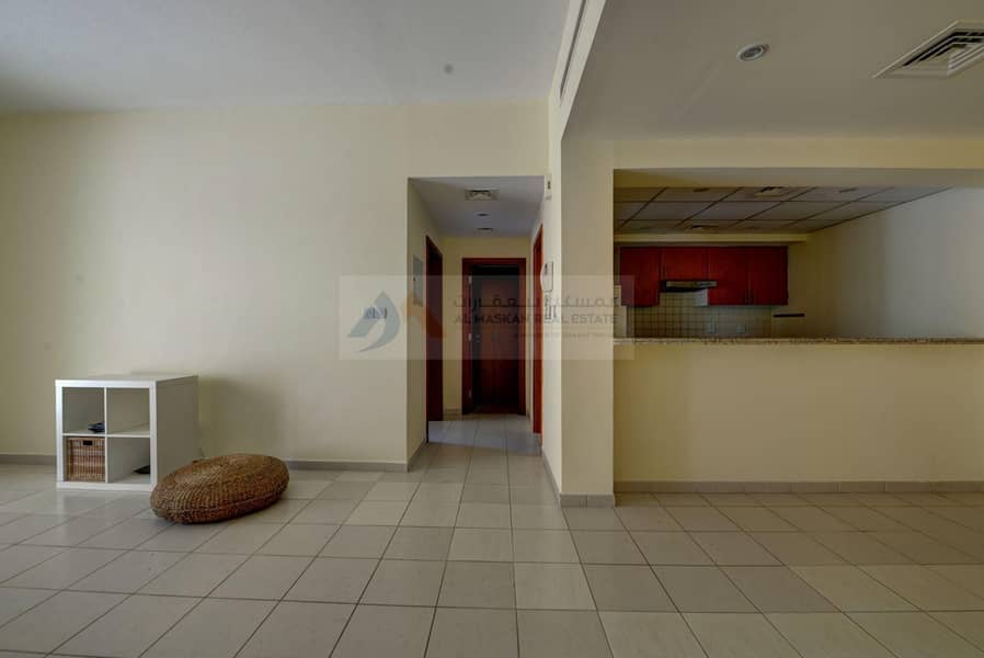 Spacious Layout | 1 Bed with Huge Terrace for Sale