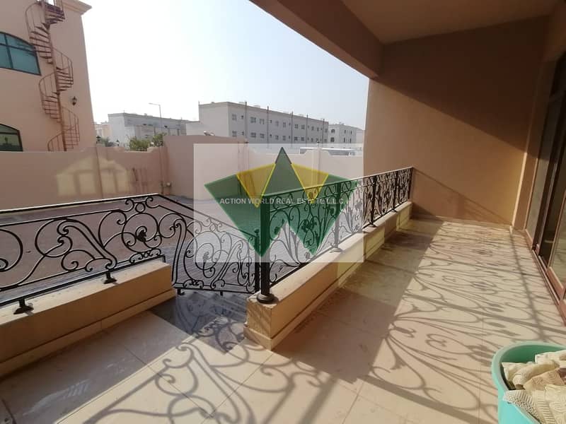Excellent 4 mister B/R with  big balcony and  BIG yard for rent