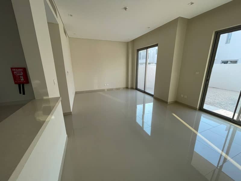 Single row Townhouse Standard ||Near City Center Al Zahia