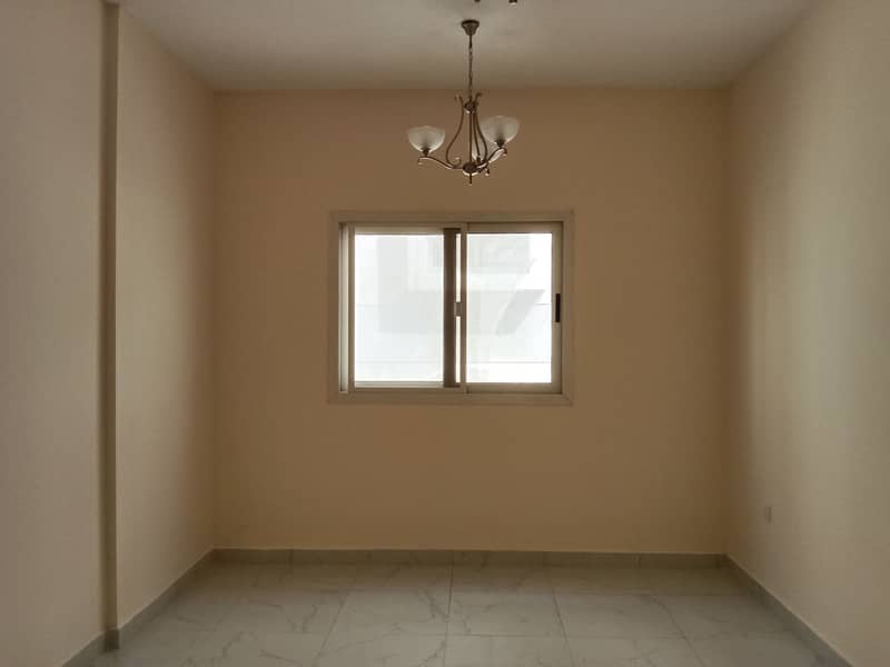 شقة في تجارية مويلح 2 غرف 29000 درهم - 5779381