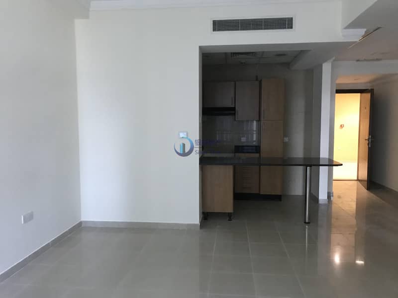 Unfurnished 1BR | 2 bathrooms | Spacious Size
