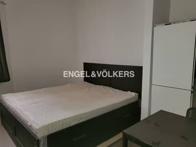 Vacant | Furnished and Well Maintained Unit