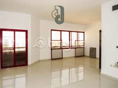 شقة في شارع المطار 3 غرف 62000 درهم - 5802011