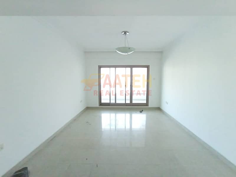 CHILLER FREE & MARVELOUS 3BHK APARTMENT FOR FAMILY WITH FREE PARKING AND GYM/POOL AT VERY PRIME LOCATION IN JUST 90K AED