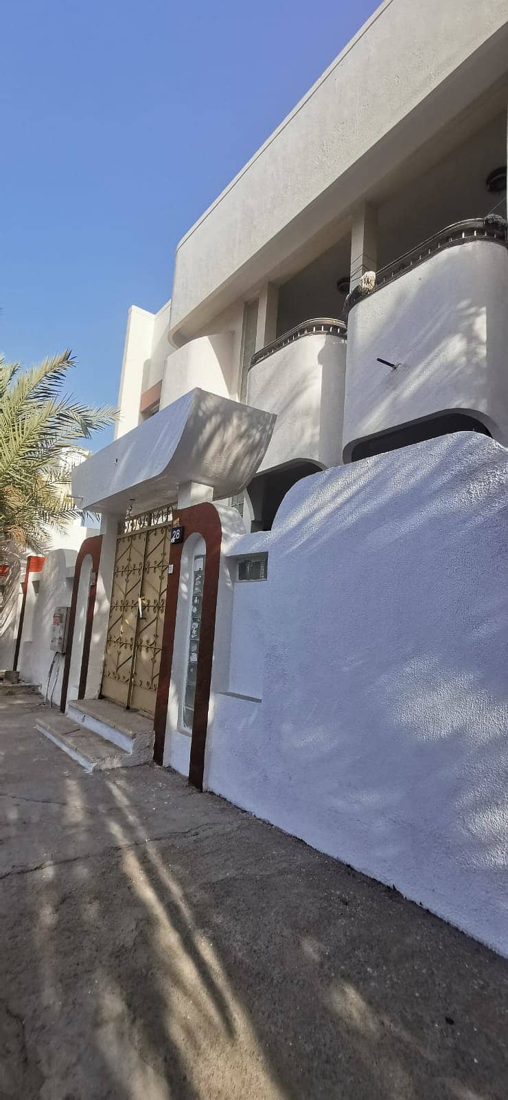 Residential building for sale in Jamaln Al Nakhil area Near Ajman Corniche, an area of ​​4,000 feet