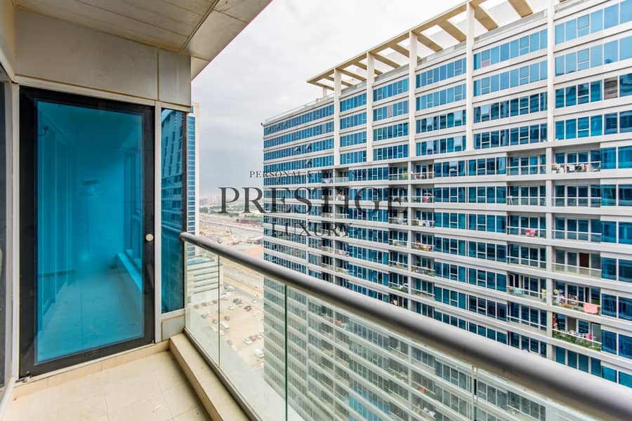 شقة في برج سكاي كورتس D،أبراج سكاي كورتس،مجمع دبي ريزيدنس 1 غرفة 380000 درهم - 5501019