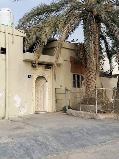 5 Bedroom Villa for Sale in Al Qadisiya, Sharjah - for sale house in Qadisiyah area/Sharjah main Street