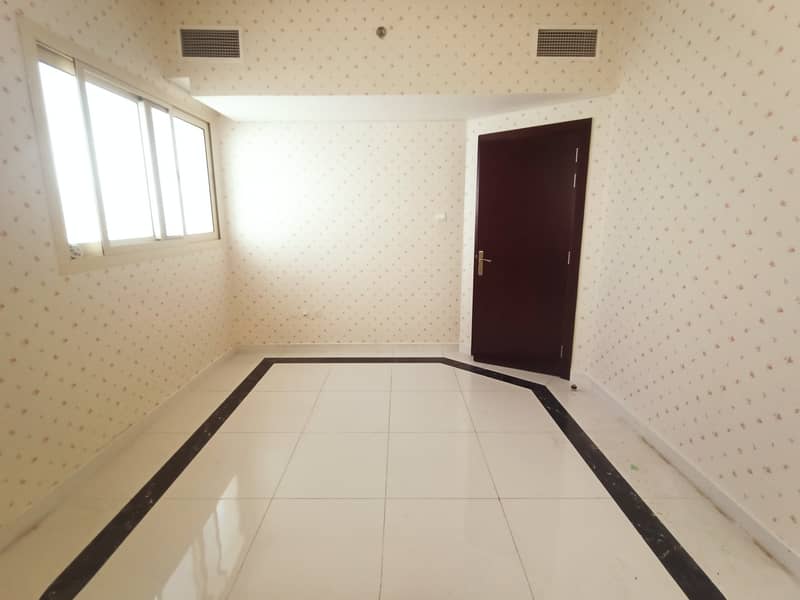 Super offer 3bhk with balcony and parking master bedroom Rent Just 41k