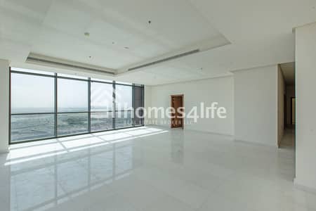5 Bedroom Penthouse for Sale in Business Bay, Dubai - SCINTILLATING VIEWS OF THE SEA | AMAZING LOCATION | PENTHOUSE FOR SALE