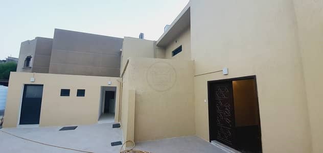 4 Bedroom Villa for Rent in Al Khan, Sharjah - 4BHK VILLA FOR RENT | DIRECT ACCESS TO BEACH |