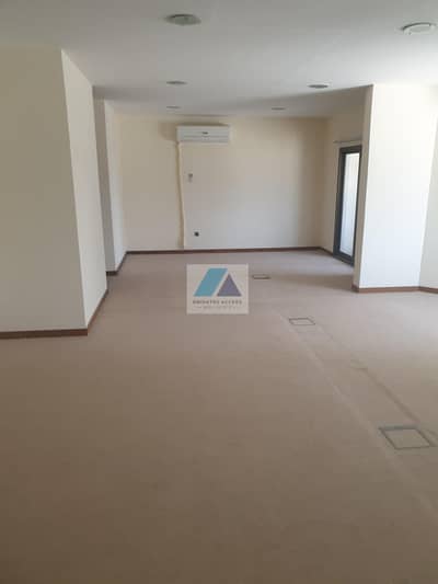 Office for Rent in Bur Dubai, Dubai - MIN TO METRO!!CHILLER FREE!! FULLY FITTED OFFICES,WASH ROOM,PANTRY,PARKING. BANK STREET.