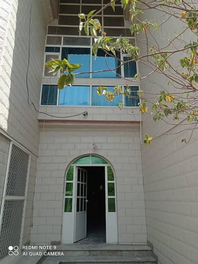 8 Bedroom Villa for Rent in Al Falaj, Sharjah - Villa for rent in the Emirate of Sharjah Al-Falaj area behind the garden, a very special location The villa consists of 8 bedrooms, a hall, a hall, an