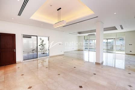 6 Bedroom Villa for Sale in The Marina, Abu Dhabi - Luxurious Lifestyle Living w/ Pool and Sea Views