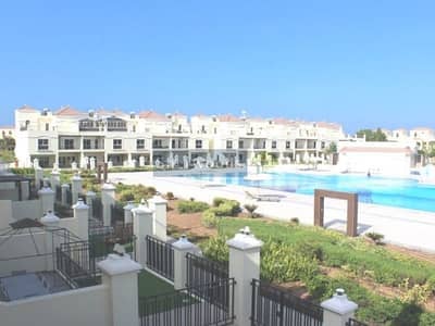 3 Bedroom Townhouse for Rent in Al Hamra Village, Ras Al Khaimah - Next to the Pool - Huge 3 Beds - Clean and Cosy