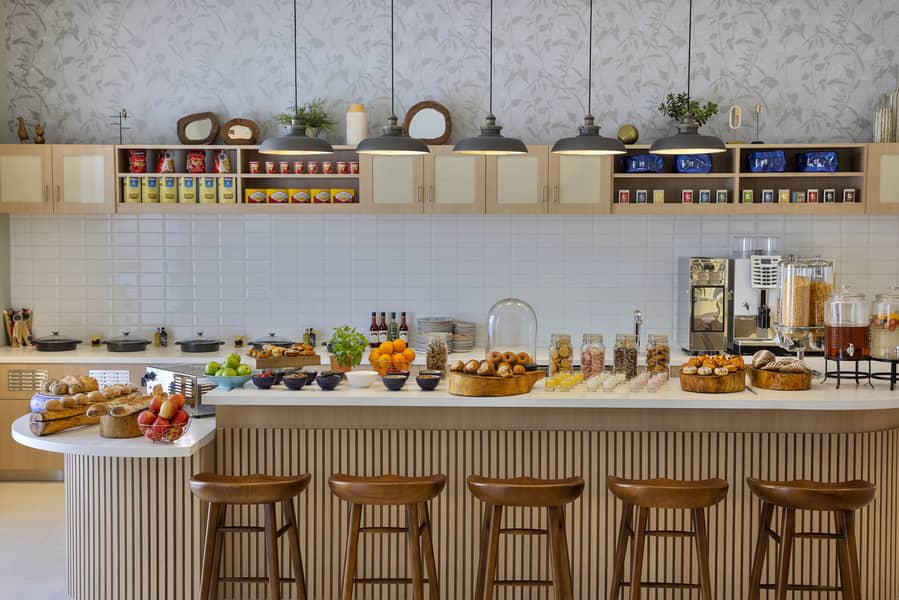 6 Rise Breakfast for all guests staying at Element Al Mina