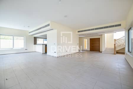4 Bedroom Villa for Sale in Jumeirah Park, Dubai - Vacant | Well-managed and Spacious Villa