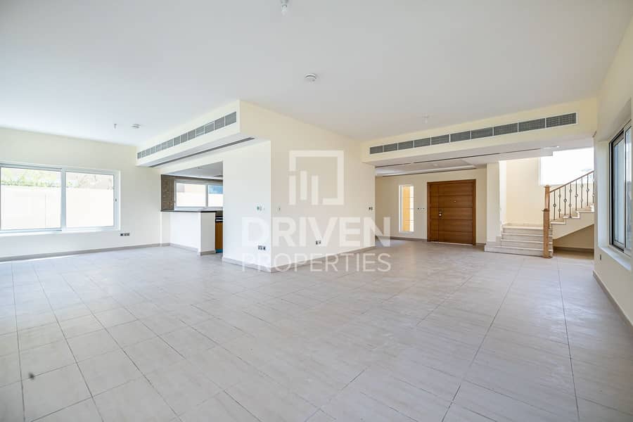Vacant | Well-managed and Spacious Villa