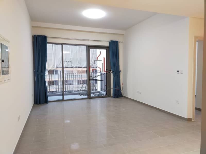 Lovely 1 BR Apt | Chiller Free | Balcony |Best Location