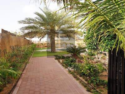 4 Bedroom Villa for Sale in Jumeirah Islands, Dubai - Best Price | Large Plot | 4 BR Villa | Landscaped