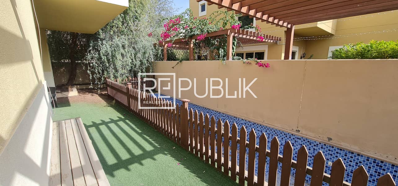 Fabulous 4 Beds Villa with Private Pool and Garden