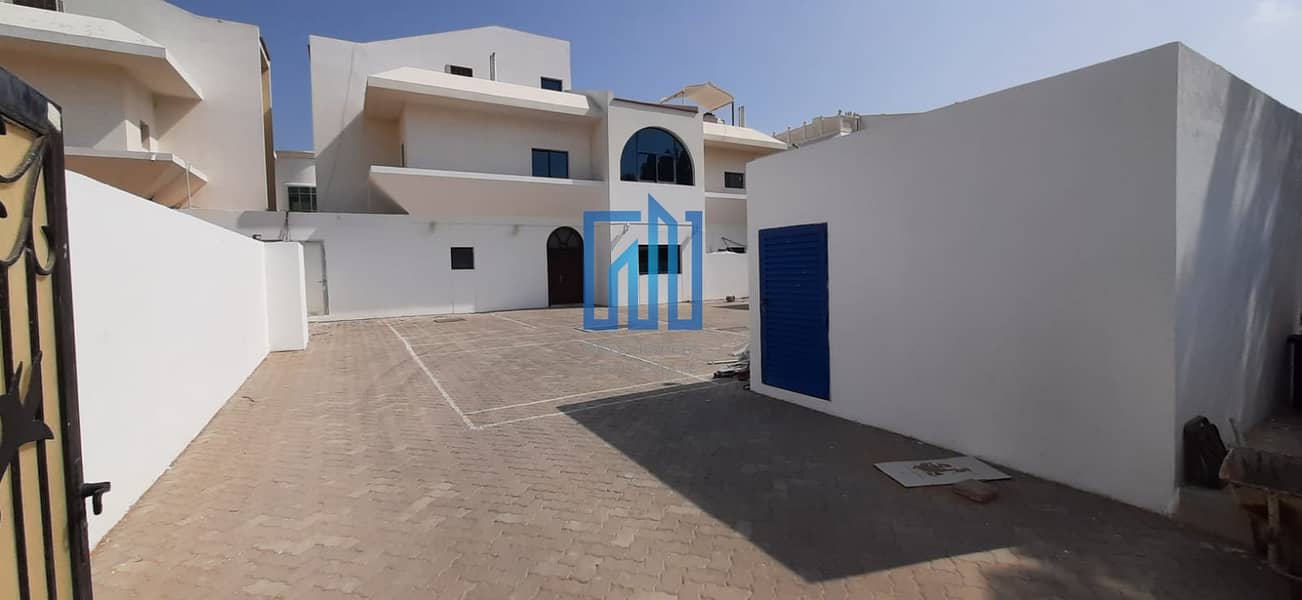 Villa with 5 Master Bedrooms + maid room  | Prime location