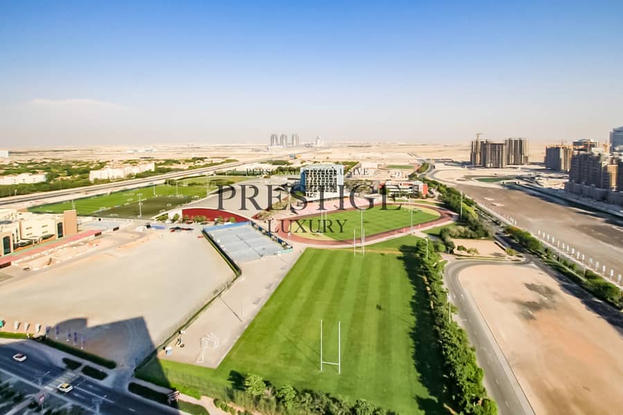 شقة في المساكن الحمراء مدينة دبي الرياضية 1 غرف 580000 درهم - 5612027