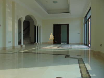 4 Bedroom Penthouse for Sale in Palm Jumeirah, Dubai - Private Pool, 4 BR + Maid Duplex Penthouse in Fairmont North | Side View