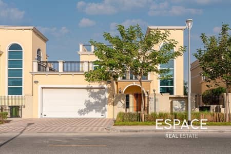 4 Bedroom Villa for Rent in Jumeirah Park, Dubai - Landscaped | Single Row | Well Maintained
