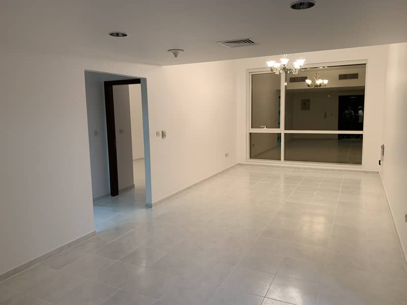 شقة في منطقة الكورنيش 1 غرفة 40000 درهم - 5845722
