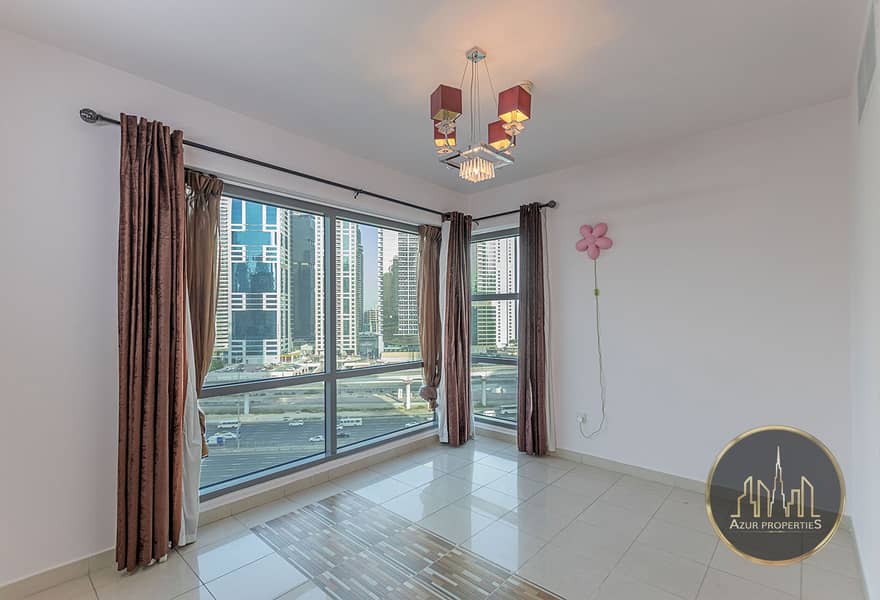 Spacious 2 BHK |  Mid Floor| Shz Road View|Chiller Free| Vacant