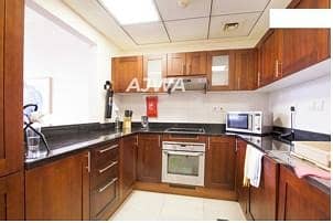 2 Bed  + Maid\'room in Green Lakes on higher floor