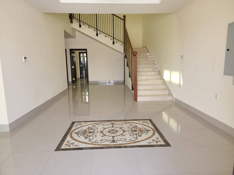 Luxurious 5bed villa best layout with hall majlas and family hall best price just 100k  Al Hoshi