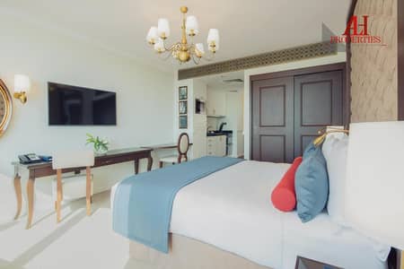 Hotel Apartment for Sale in Palm Jumeirah, Dubai - Large studio | 10% Guaranteed ROI | Serviced