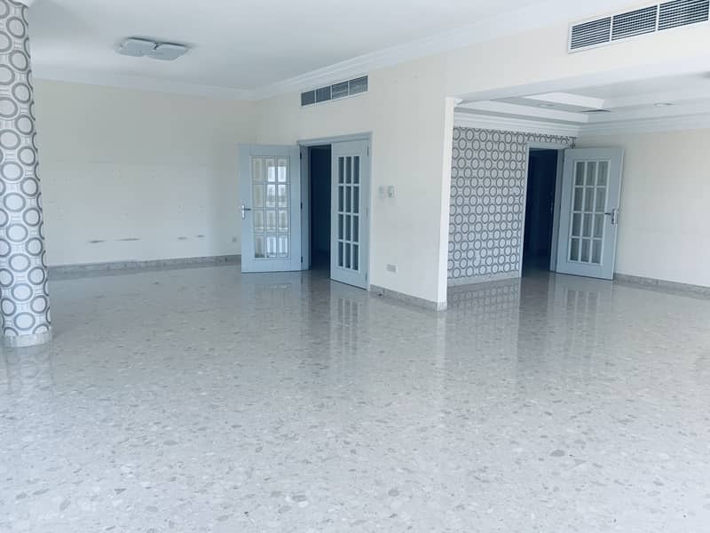 Large Four Bedroom Penthouse with Maid\'s Room For Rent