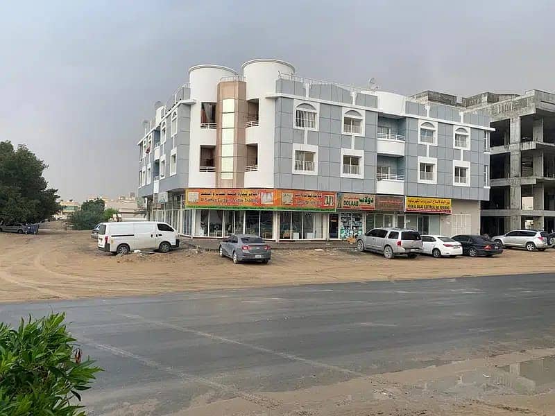 Building for sale G+2 on the corner street fully rented by 10% central air conditioning in Al Rawda 2 area in Ajman very close to services6000000
