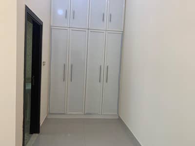 Luxury Spacious Huge Studio With Built In Wadrobes Huge Separate Kitchen