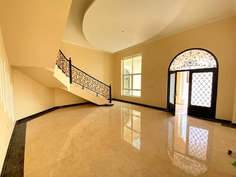 LUXURY VILLA FOR RENT IN KHAWANEEJ FIRST (5bed + hall + living + service b