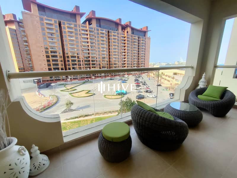 Fully Furnished 1 Br apartment at Palm Jumeirah for Rent