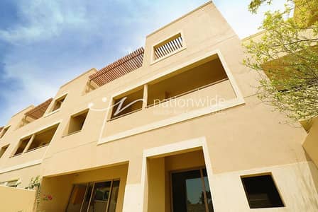 3 Bedroom Townhouse for Rent in Al Raha Gardens, Abu Dhabi - Live Comfortably In This Spacious TH w/ Balcony