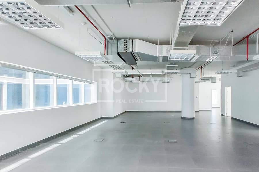 Spacious Fitted|4 Parkings |Close to Metro