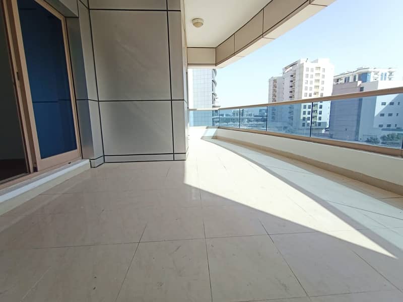 Chiller ( AC ) Free ,, Lavish 3Bhk Very Close By Metro Deira City Center in Port Saeed Rent Only 90K. .