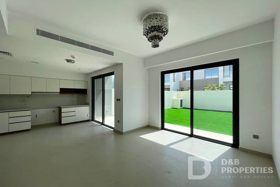 Contemporary | Great Location | Type 1M