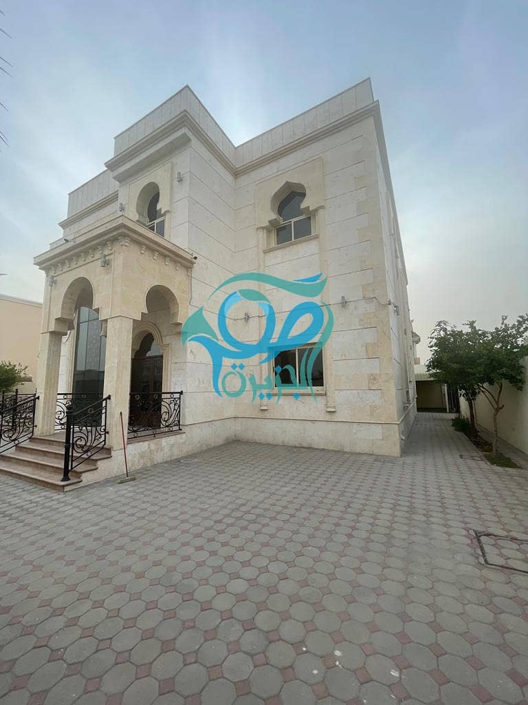 Corner villa for rent in Al Qouz
