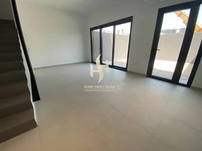 2 Bedroom Townhouse for Sale in Aljada, Sharjah - Sharjah Modern Brand New Townhouse | 2 Br + Maids