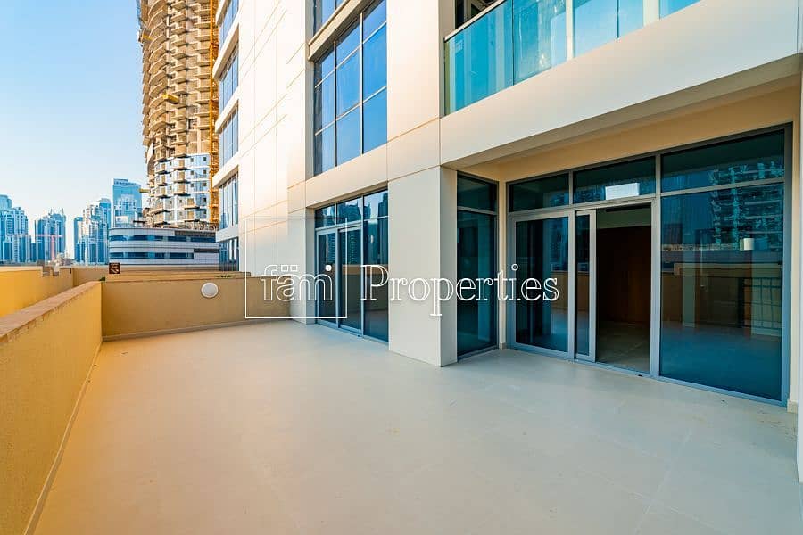 Lower floor | with terrace | spacious