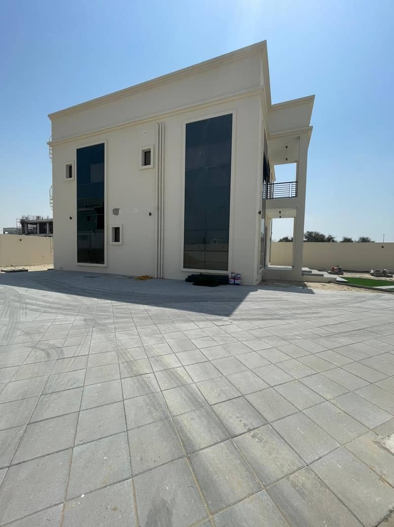 Brand new villa for rent in Al quoz (6 bed room + majlis +hall + parking + garden laundry room + kitchen +dinning room + maidsroom)